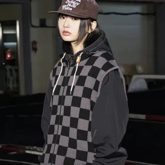 [BUNJANG] XTONZ Checkerboard Knit Zip-Up Vest Charcoal / 엑스톤즈 XTK041 체커보드 니트 집업 베스트 차콜