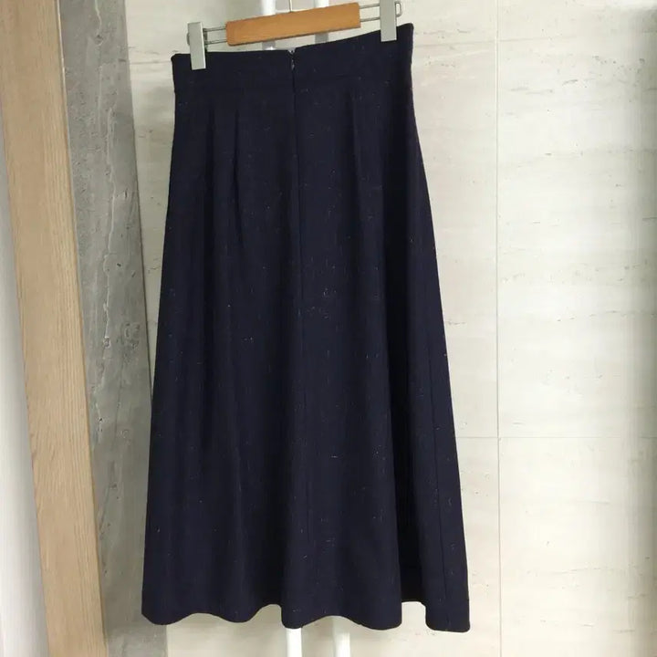 [SOLD OUT] 모조에스핀 22 큐빅버튼 슬릿 스커트 26