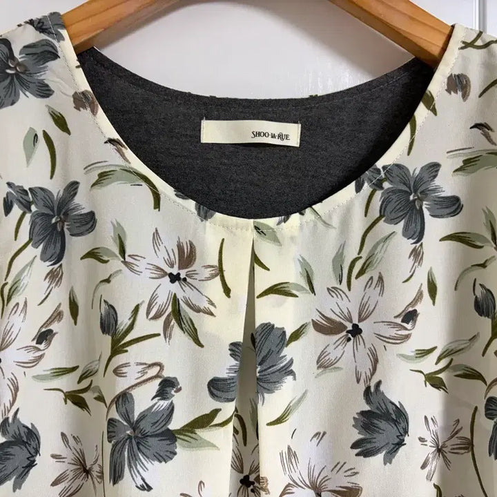 [BUNJANG] Japanese Import Vintage Floral Sleeveless Blouse / (일본 수입 빈티지)블라우스 티셔츠 반팔 꽃 나시 일체형 L