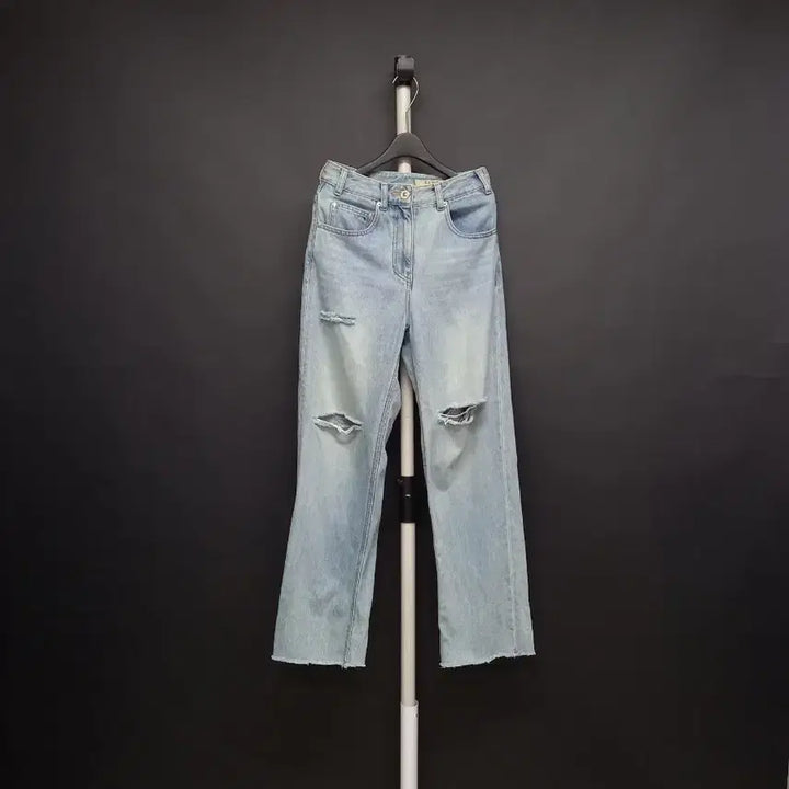 [SOLD OUT] 타임 춘하추 연청데님 하프하이웨스트형 팬츠 61. 33.44