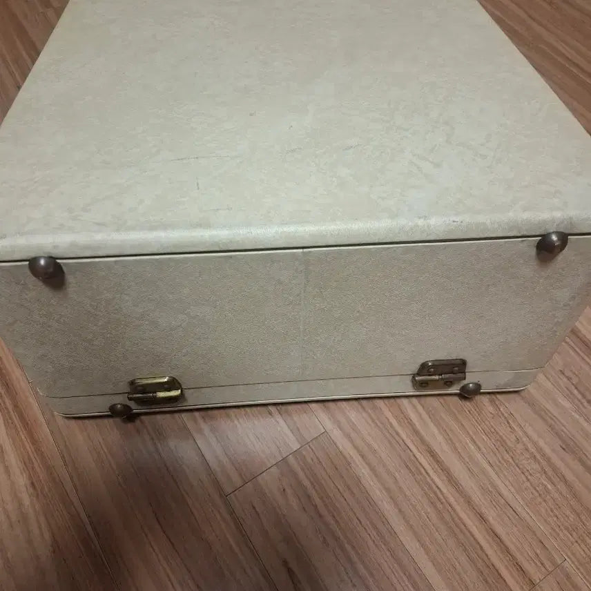 [BUNJANG] Olivetti Underwood Studio 44 English Typewriter / 올리베티 언더우드 영문타자기 스튜디오 44