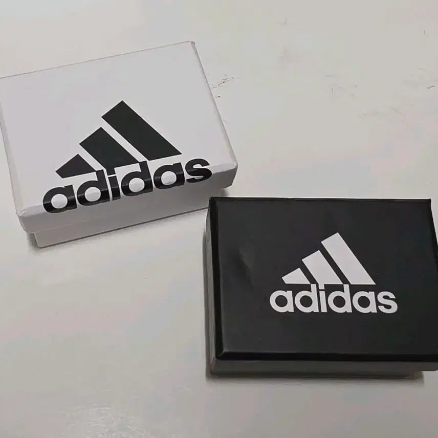 [BUNJANG] Adidas Shoe &amp; Box Keyring Set / 아디다스 신발&amp;상자 키링 2종