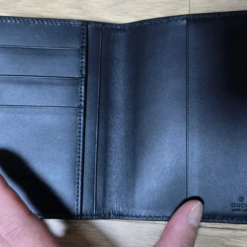 [BUNJANG] Gucci Signature Passport Case / (교신가능)(내용있음)구찌(Gucci) 시그니처 여권 지갑