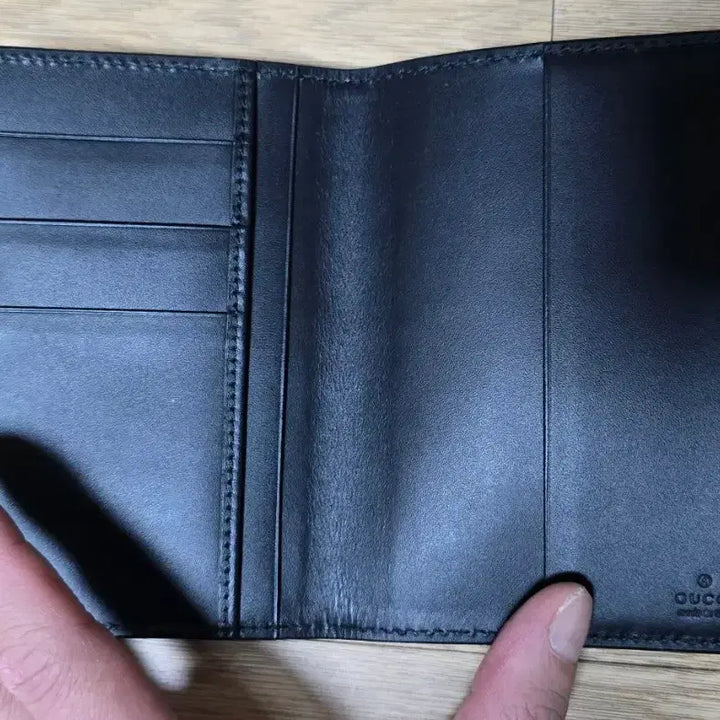 [BUNJANG] Gucci Signature Passport Case / (교신가능)(내용있음)구찌(Gucci) 시그니처 여권 지갑