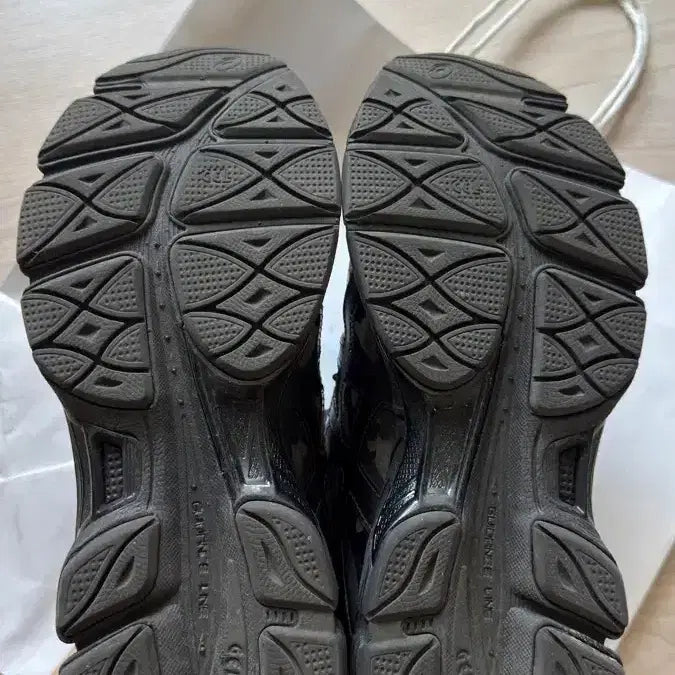 [BUNJANG] Asics Cecilie Bahnsen Gel Cumulus 16 Sneakers / 아식스 세실리에반센 젤 큐물러스 16 275