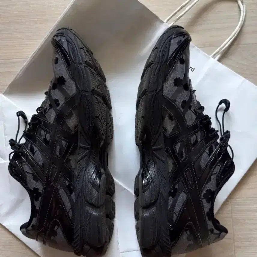 [BUNJANG] Asics Cecilie Bahnsen Gel Cumulus 16 Sneakers / 아식스 세실리에반센 젤 큐물러스 16 275