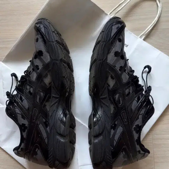 [BUNJANG] Asics Cecilie Bahnsen Gel Cumulus 16 Sneakers / 아식스 세실리에반센 젤 큐물러스 16 275