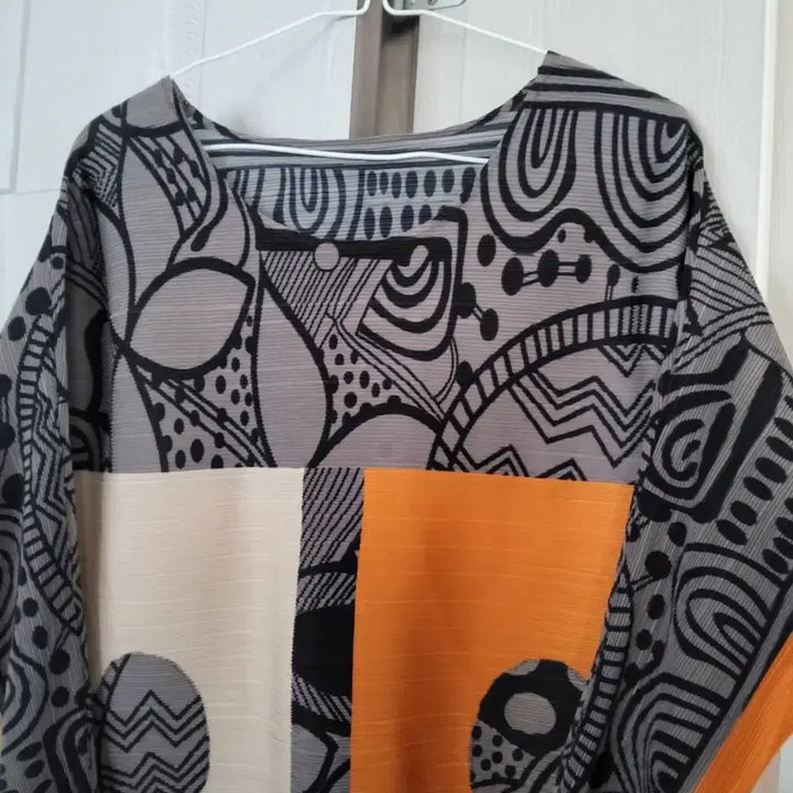 [BUNJANG] Colorblock Pleated Long Top / 배색 플리츠 상의