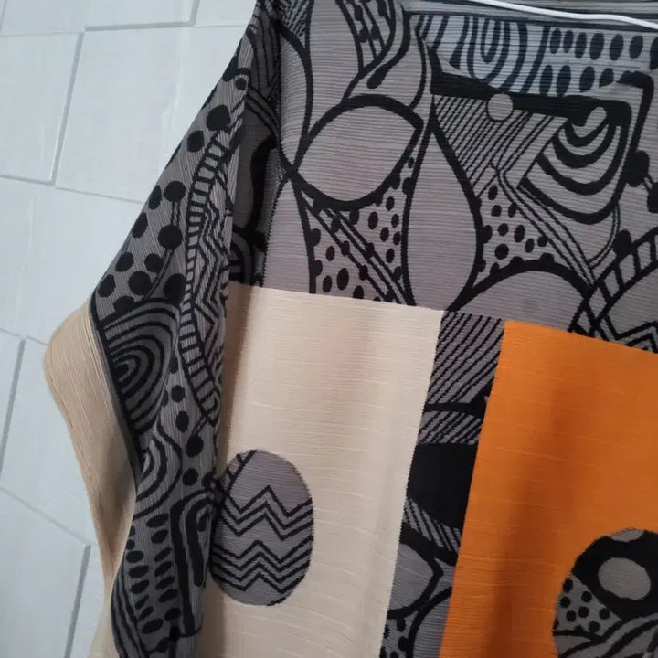 [BUNJANG] Colorblock Pleated Long Top / 배색 플리츠 상의
