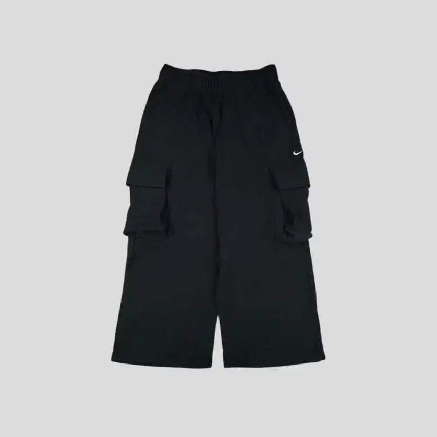 [BUNJANG] Nike Black White Swoosh Logo Wide-Fit Sweatpants / 나이키 블랙 화이트 스우시 로고 밴딩 카고포켓 와이드핏 스웻팬츠 트레이닝