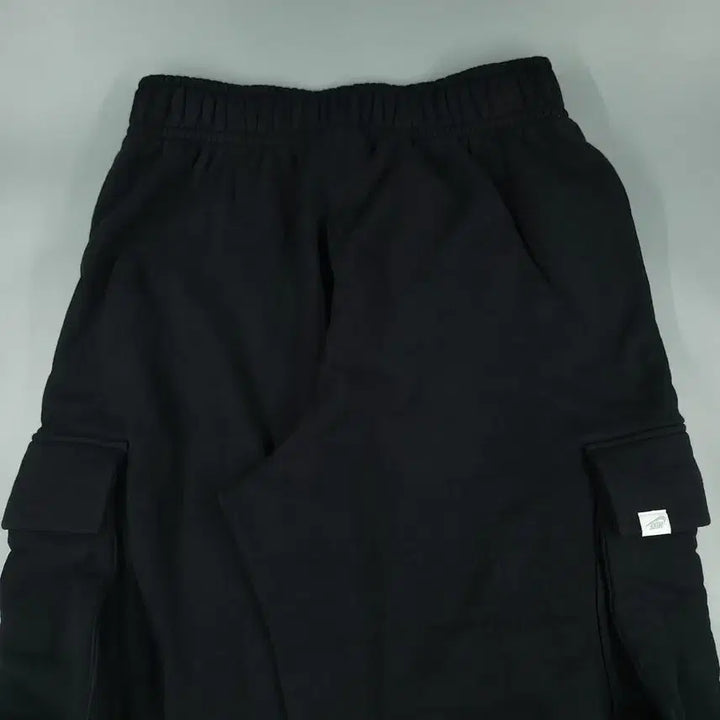 [BUNJANG] Nike Black White Swoosh Logo Wide-Fit Sweatpants / 나이키 블랙 화이트 스우시 로고 밴딩 카고포켓 와이드핏 스웻팬츠 트레이닝
