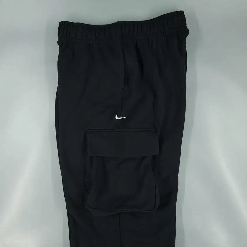 [BUNJANG] Nike Black White Swoosh Logo Wide-Fit Sweatpants / 나이키 블랙 화이트 스우시 로고 밴딩 카고포켓 와이드핏 스웻팬츠 트레이닝