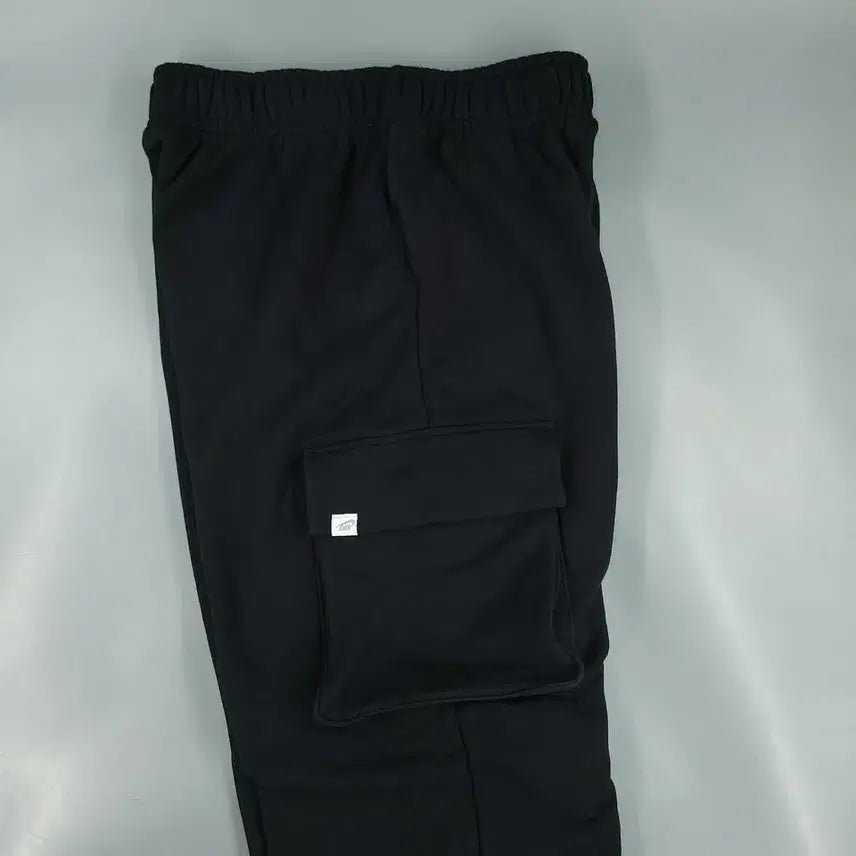 [BUNJANG] Nike Black White Swoosh Logo Wide-Fit Sweatpants / 나이키 블랙 화이트 스우시 로고 밴딩 카고포켓 와이드핏 스웻팬츠 트레이닝