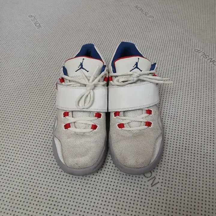[BUNJANG] Nike Air Jordan J23 Gold Sneakers / 나이키 에어 조던 J23 골드