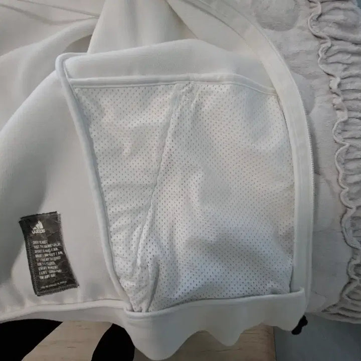 [BUNJANG] Adidas White Hoodie Zip-up / 아디다스 화이트 후드 집업