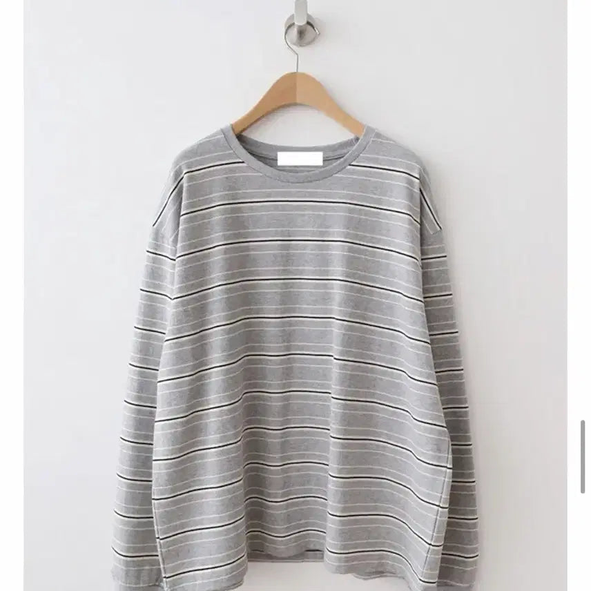 [BUNJANG] Kinda Beige Striped T-shirt / 킨다베이지 스트라이프 티셔츠