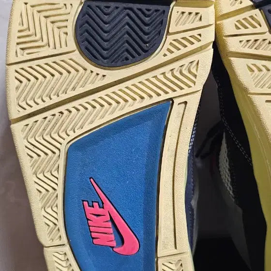 [BUNJANG] Jordan 4 Union Off Noir Sneakers / 조던4X유니온 오프느와르
