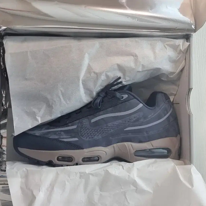 [BUNJANG] Nike x Worksout Air Max 95 / (새상품)나이키 x 웍스아웃 에어맥스95