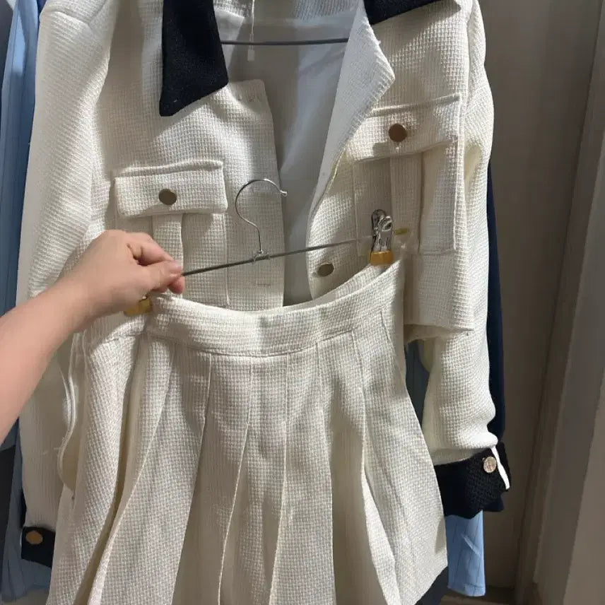 [BUNJANG] White Tweed Two-Piece Set / 화이트 트위드 블랙 배색 투피스 세트