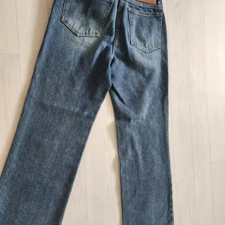 [BUNJANG] SJ Straight Fit Jeans / SJ 스트레이트핏 청바지