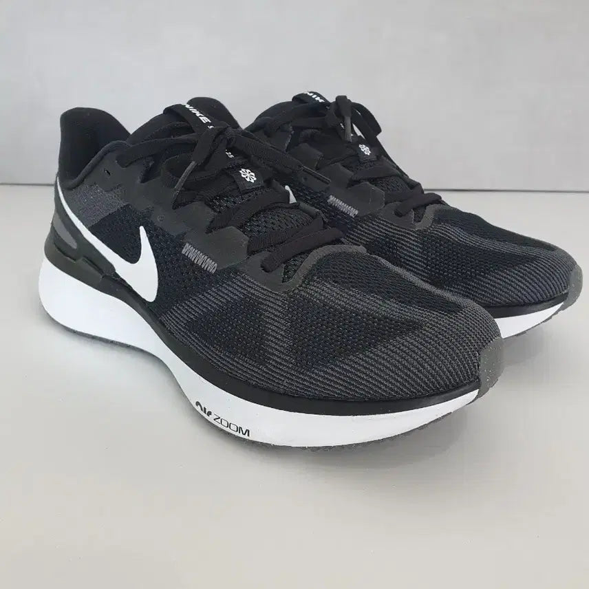 [SOLD OUT] 나이키 에어 줌 스트럭처 25 블랙 아이언 그레이(265)