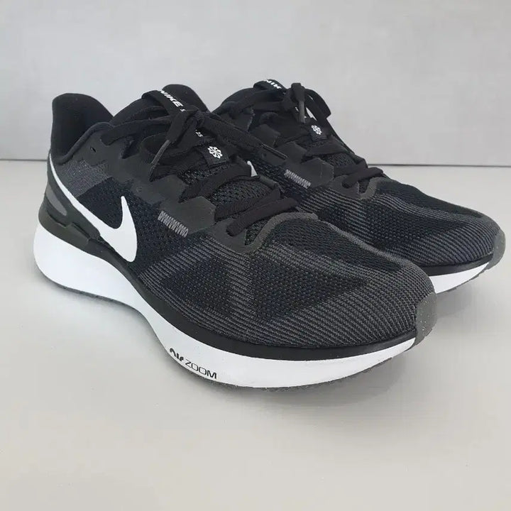 [SOLD OUT] 나이키 에어 줌 스트럭처 25 블랙 아이언 그레이(265)