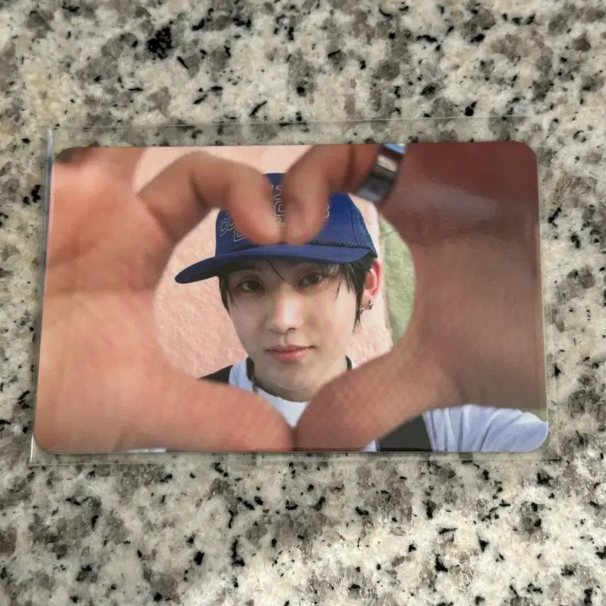 [BUNJANG] Kickflip Workshop Gyehhoon Photocard / 킥플립 공방 포카 계훈