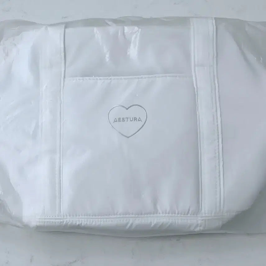 [BUNJANG] AESTURA Padded Gym Bag / [미개봉 새 상품] 에스트라 패딩 짐백