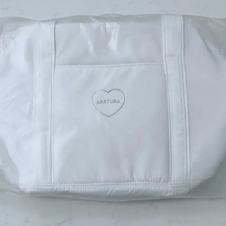 [BUNJANG] AESTURA Padded Gym Bag / [미개봉 새 상품] 에스트라 패딩 짐백