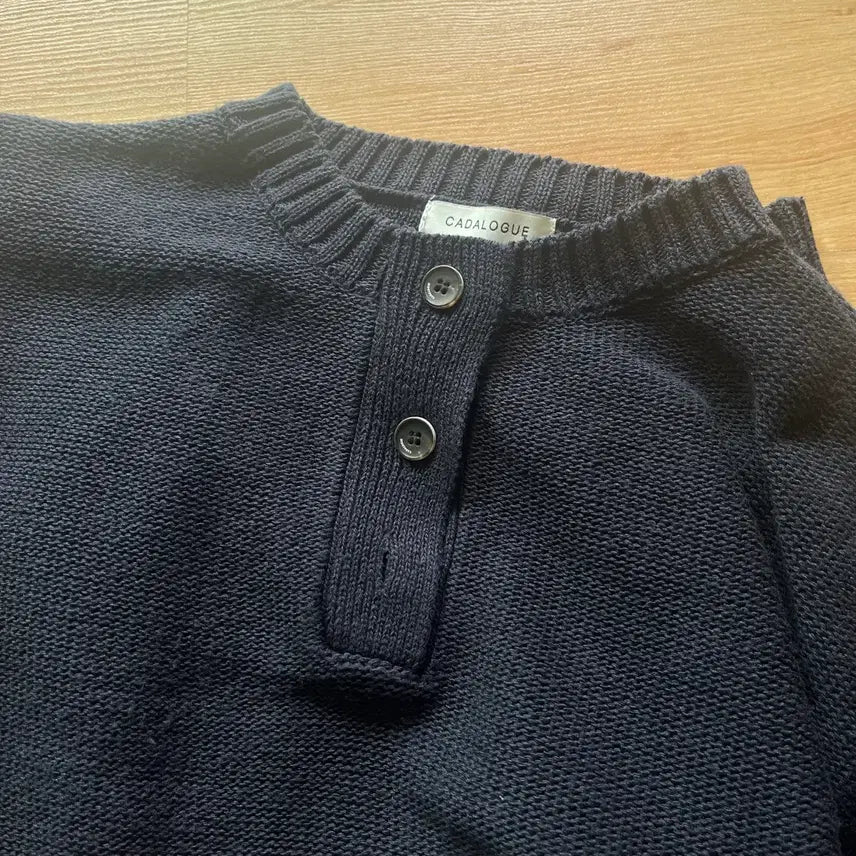 [BUNJANG] CADALOUGE Henley Neck Knit Top / cadalogue HENLEY NECK KNIT TOP
