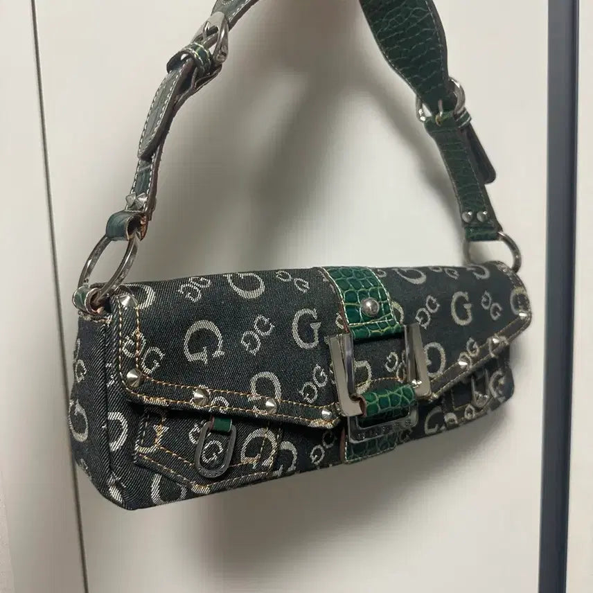 [BUNJANG] Guess Y2K Denim Shoulder Bag / guess 게스 y2k 숄더백 가방