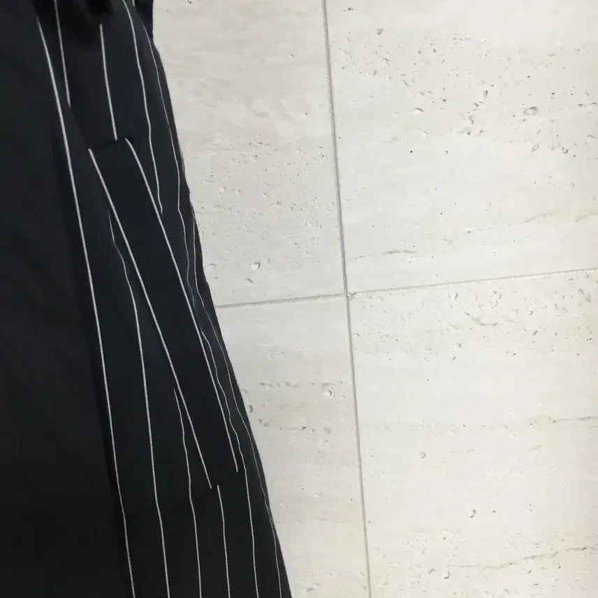 [SOLD OUT] DEMOO 데무 23 박춘무 블랙 스트라이프 셔츠 원피스