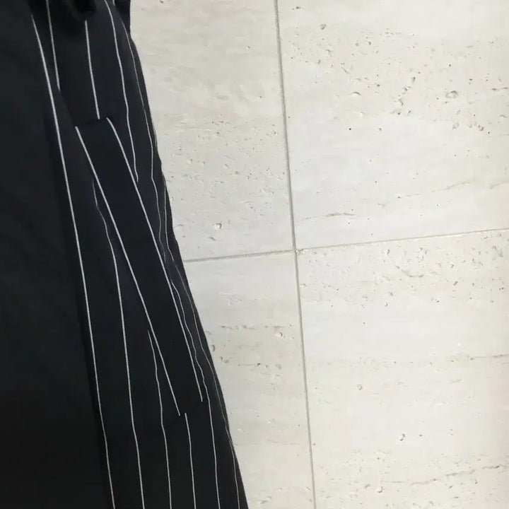 [SOLD OUT] DEMOO 데무 23 박춘무 블랙 스트라이프 셔츠 원피스
