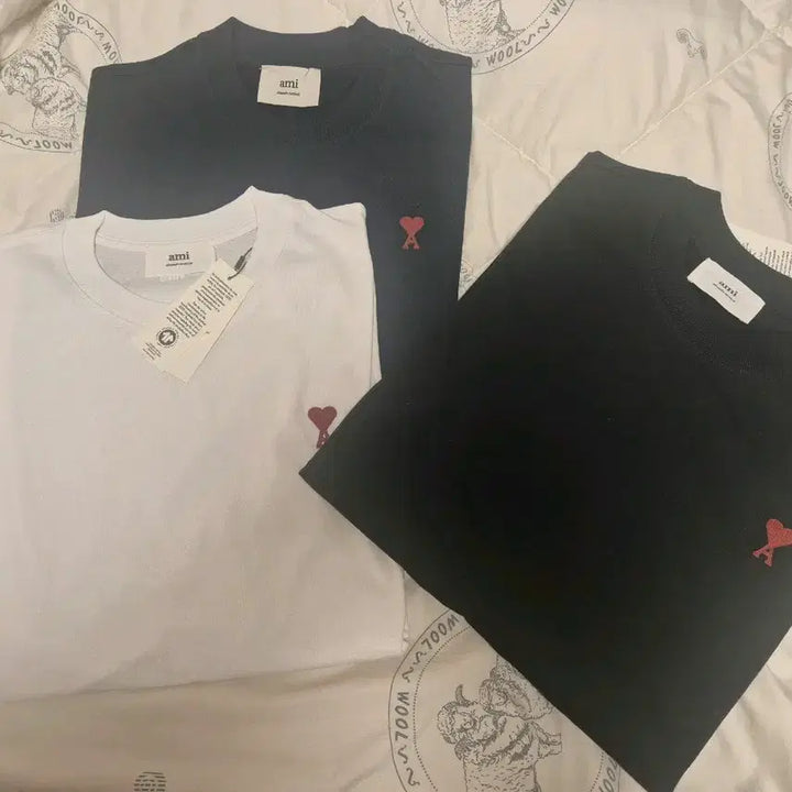 [BUNJANG] Ami Small Heart T-shirt / 아미 스몰하트 반팔티