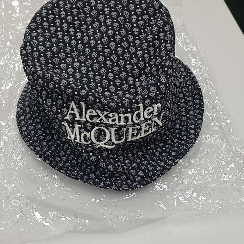[BUNJANG] Alexander McQueen Skull Bucket Hat Size M / 알렉산더맥퀸 스컬 버킷햇 사이즈M