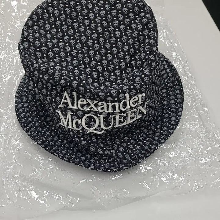 [BUNJANG] Alexander McQueen Skull Bucket Hat Size M / 알렉산더맥퀸 스컬 버킷햇 사이즈M