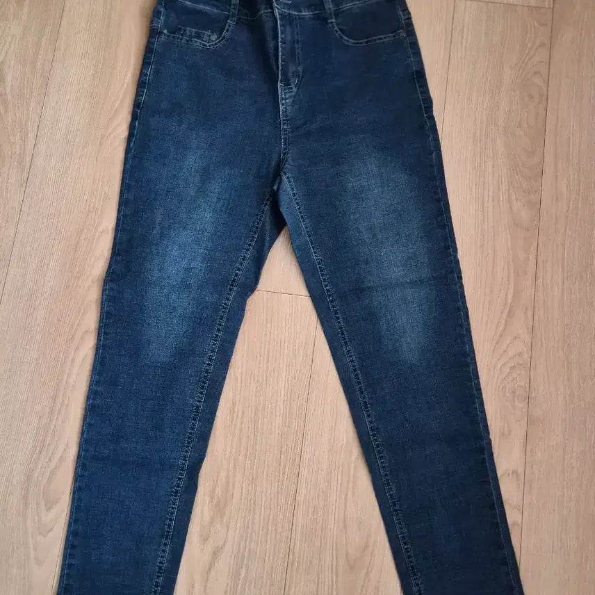[BUNJANG] Unbranded M Size Jeans / 청바지 M사이즈 (새거)