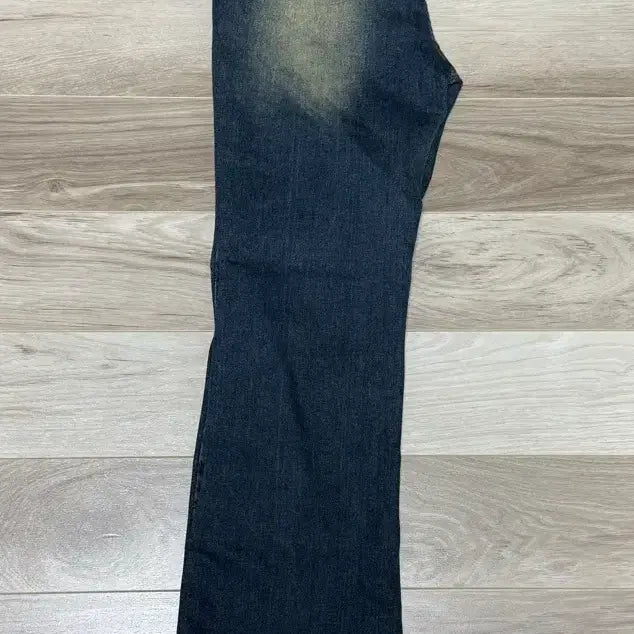 [SOLD OUT] 부츠컷 데님 청바지