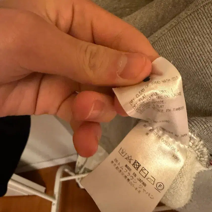 [SOLD OUT] (정품100%)톰브라운 맨투맨 그레이 (s급)