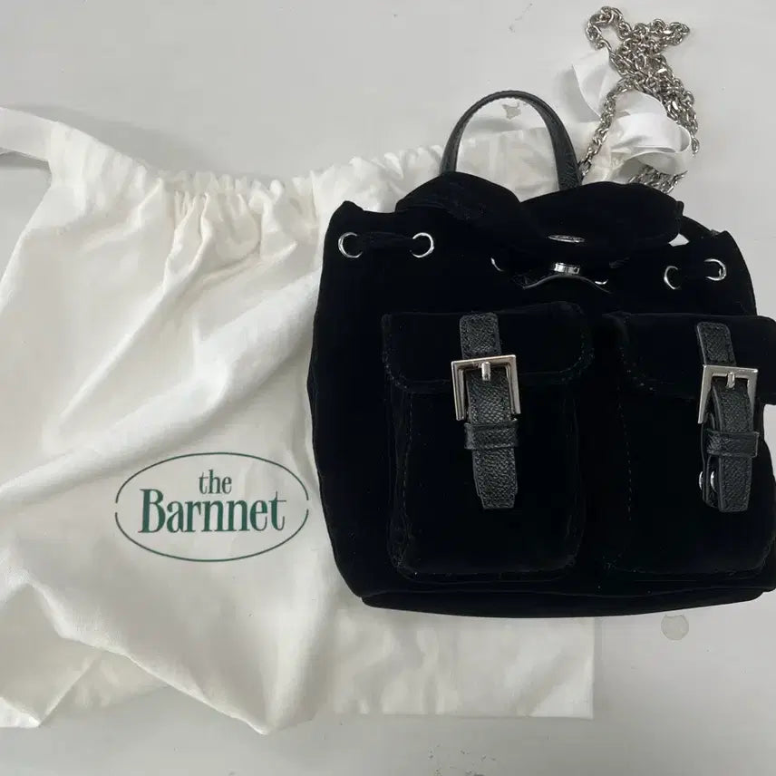 [SOLD OUT] 더바넷 모브벨벳 체인백팩 블랙 새상품