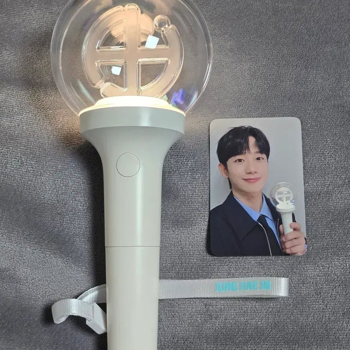 [BUNJANG] Jung Hae-in Official Lightstick + POB Photocard / 정해인 공식 응원봉(+특전 포토카드 및 서비스 넉넉히 드려요)