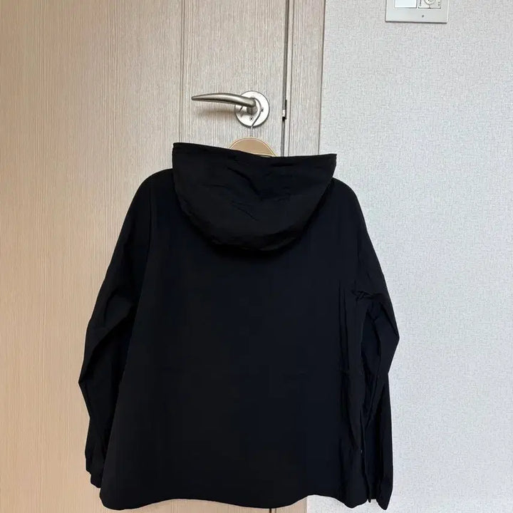 [SOLD OUT] 뉴발란스 블랙 바람막이