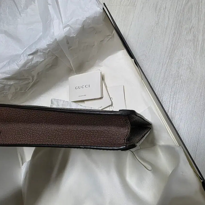 [SOLD OUT] 구찌 오피디아 GG 수프림 클러치 백