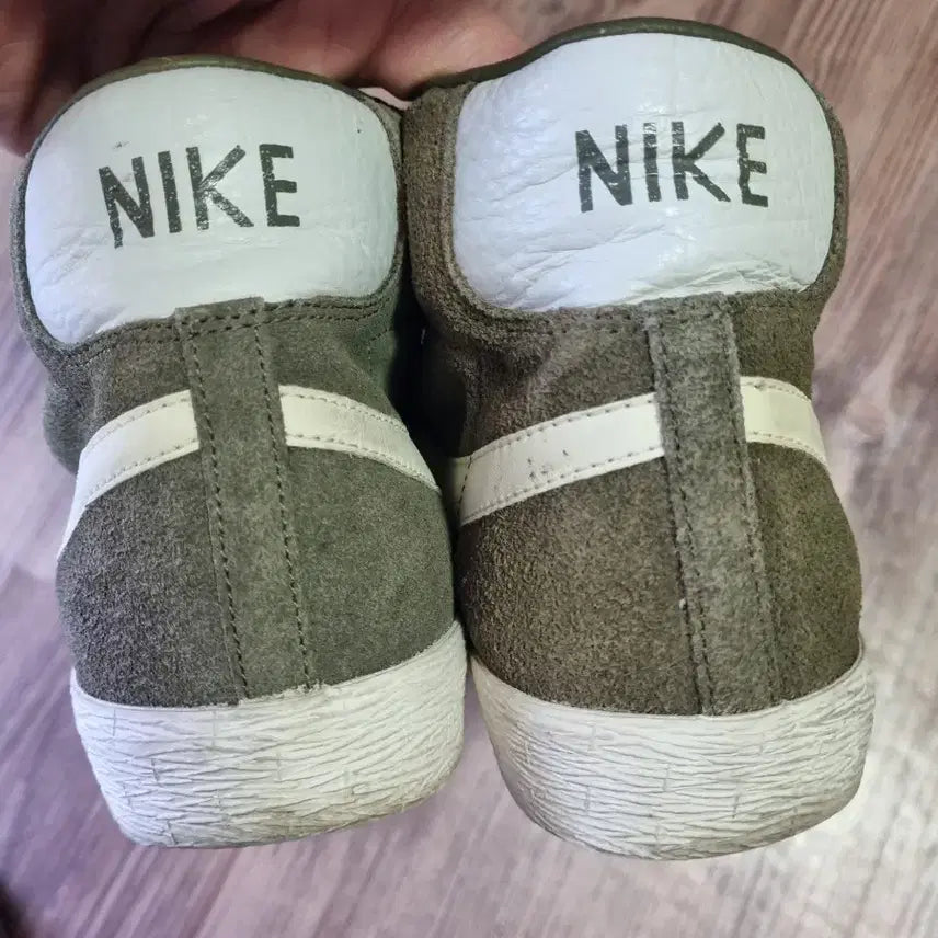 [SOLD OUT] 나이키 블레이저 미드 77 빈티지 올리브그린