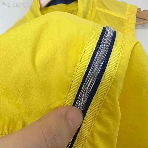 [SOLD OUT] 루이까스텔 여자 골프 얇은 조끼 옐로우 95