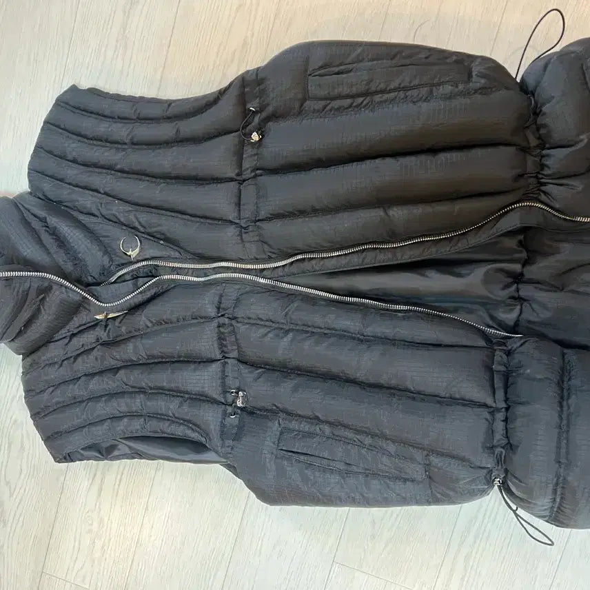 [SOLD OUT] 떠그클럽 24FW war life down vest 3