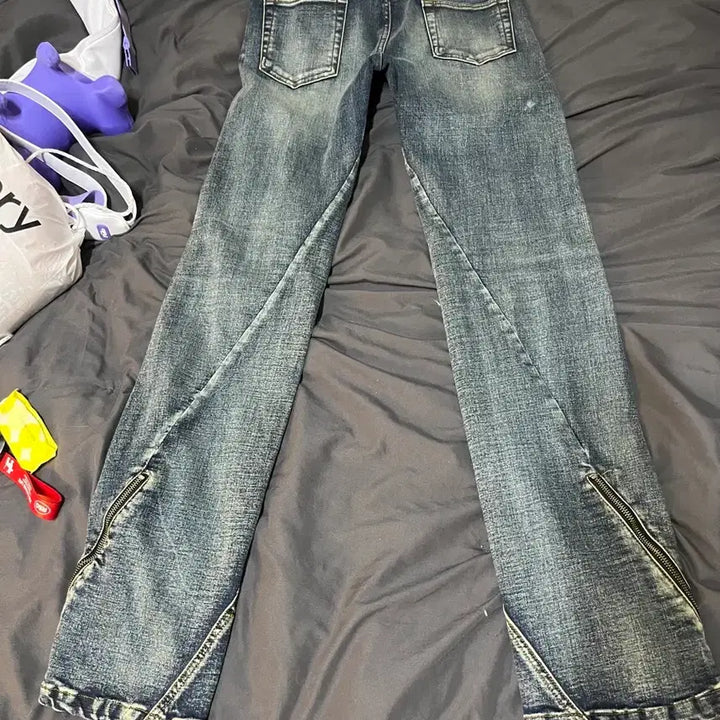 [BUNJANG] Nextdoor Lips Flare Jeans / 넥스트도어립스 플레어진 바지