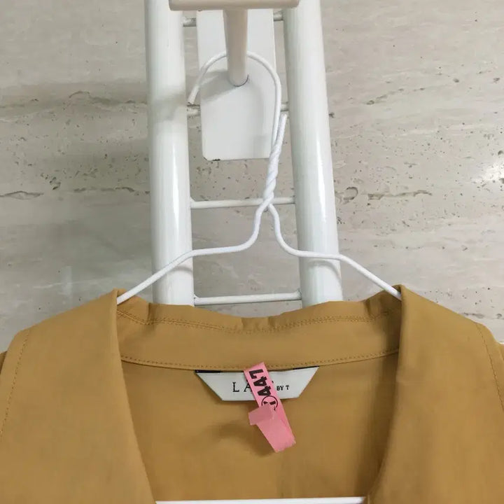 [SOLD OUT] 래트바이티 브로치 셔링 루즈핏 셔츠 블라우스 55