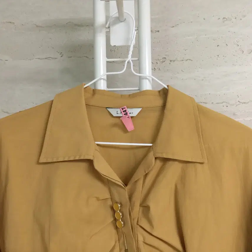 [SOLD OUT] 래트바이티 브로치 셔링 루즈핏 셔츠 블라우스 55
