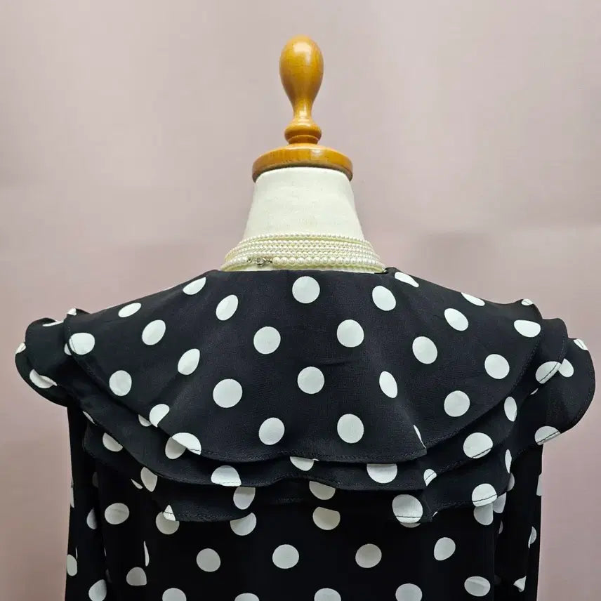 [BUNJANG] Dot Frill Collar Blouse / 도트 프릴카라 블라우스
